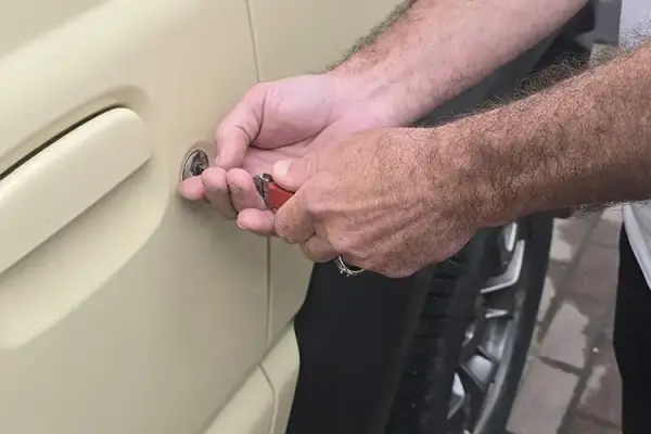 Emergency Car Opening in Vinnytsia: What to Do If Keys Are Inside