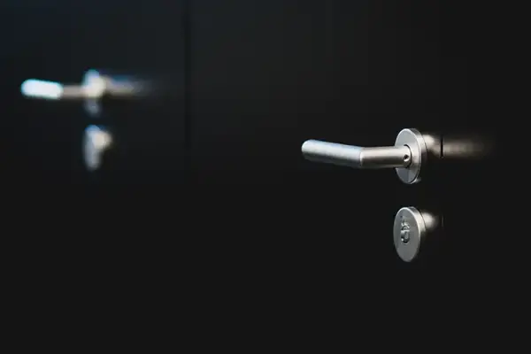 Door Closed at Night: What to Do and When to Call a Locksmith