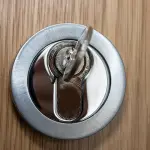 Emergency Door Opening With Broken Key
