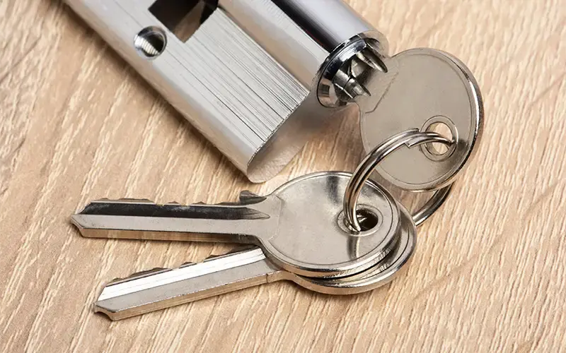 Should You Replace the Lock Cylinder if a Key Breaks in the Lock