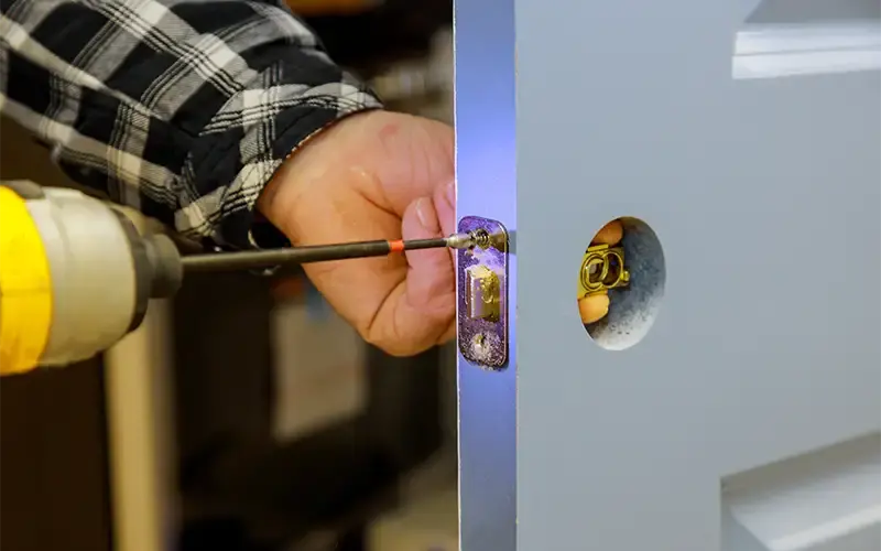 Lock Maintenance: How to Avoid Emergency Door Opening
