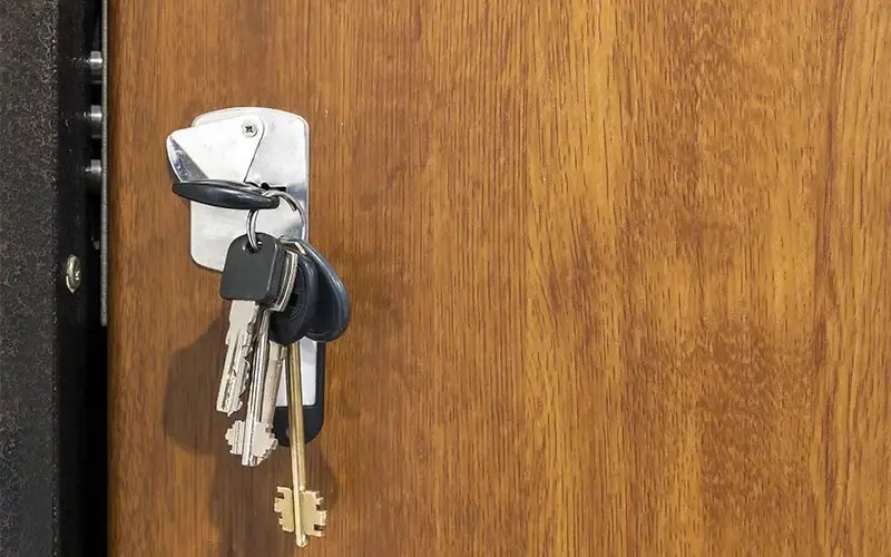 Broken Key in a Lock: Safe Solution Without DIY Damage